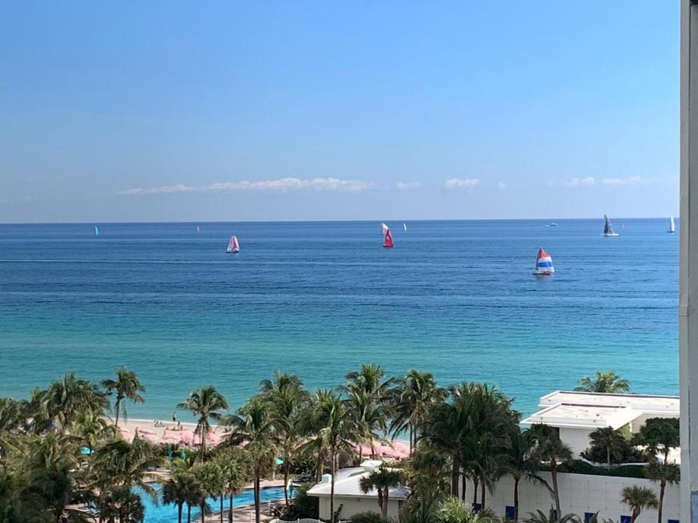 Miami Hollywood High Rise Condo 004-22bvic